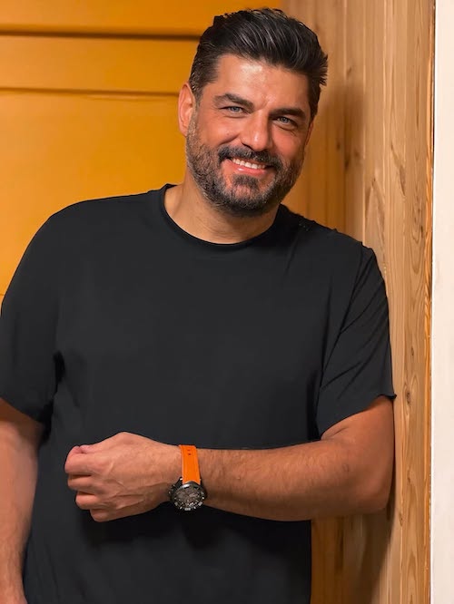 ساعت نارنجی سام درخشانی