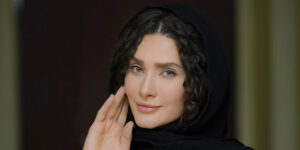 مامان صدیقه سریال «بچه مهندس» با پیراهن سنتی‌اش، رنگارنگ‌تر از همیشه دیده شد