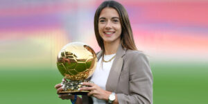 دختر فوتبالی و همه‌چیز تمام، امسال با این لباس خاص توپ طلا گرفت