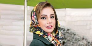 شبنم قلی‌خانی در کنار اسکله‌های فرانسه با استایلی شیک و راحت