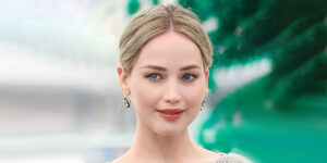 جنیفر لارنس با پیراهنی مدرن و خاص، همه نگاه‌ها را به خود جلب کرد