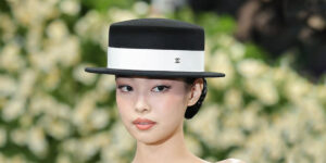 جنی با استایلی هنری و جسورانه مرزهای فشن را جابه‌جا کرد