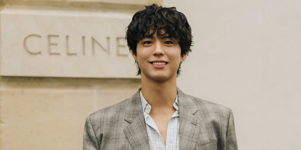 پارک بوگوم چگونه حتی با معمولی‌ترین لباس‌هایش هم دل دخترها را می‌بَرَد؟