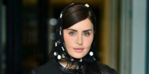 از مدل موی عجیب تا کیفی لوکس؛ الناز شاکردوست بدترین ترکیب را چید!