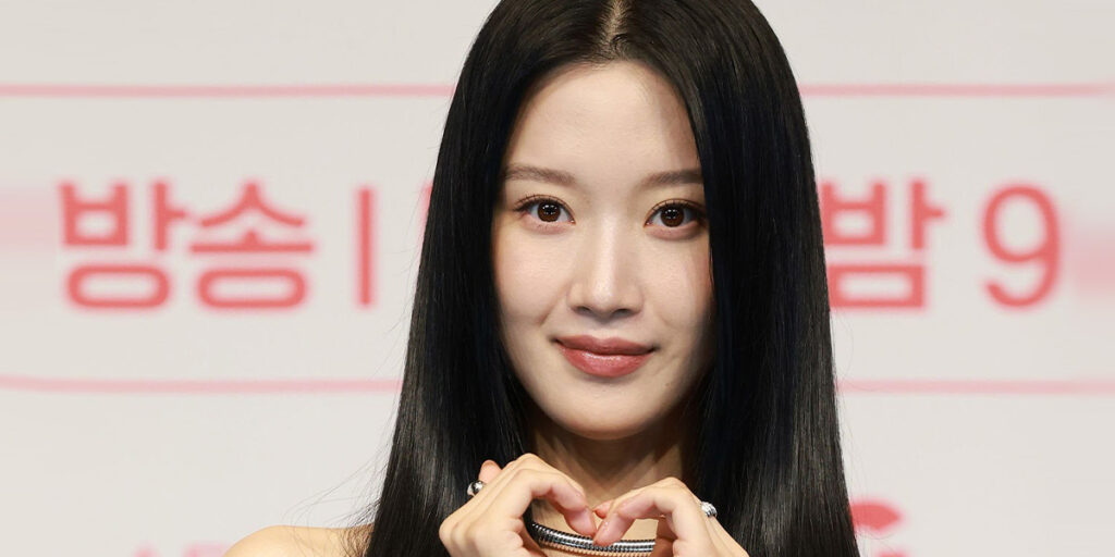 ترند پرطرفدار پاییز و زمستان امسال، بر تن ستاره مشهور کره‌ای خوش درخشید