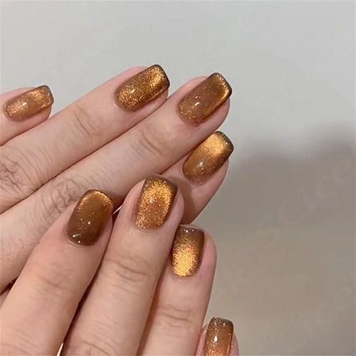 ناخن‌های مخملی