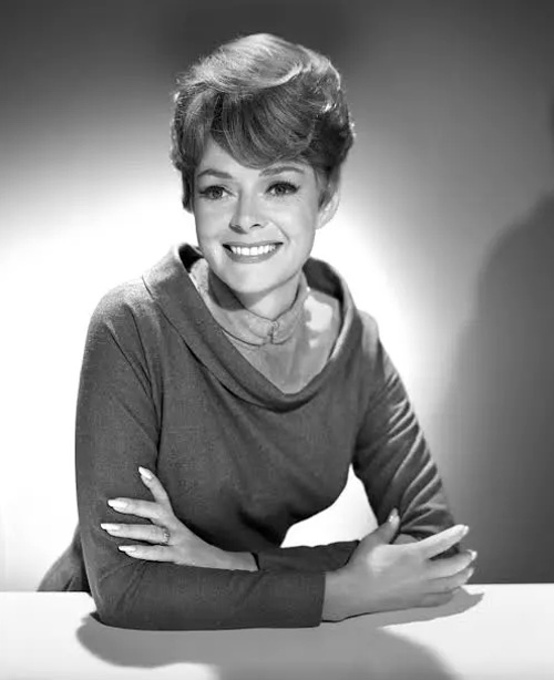 درگذشت جون لاکهارت