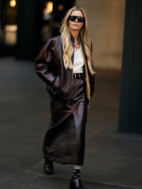 استایل پاییزی با دامن چرم