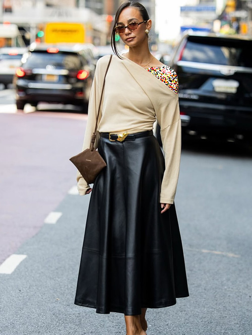 استایل پاییزی با دامن چرم