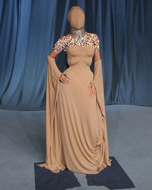 استایل ماسک‌دار کیم کارداشیان