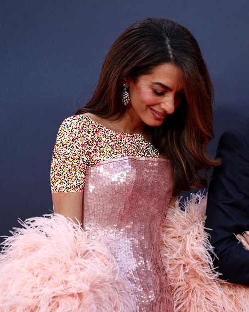 استایل با پر و پولک