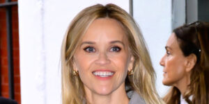 کت پاییزی بازیگر سریال فرندز و بازگشتی شیک به استایل‌های ۵۰ سال پیش