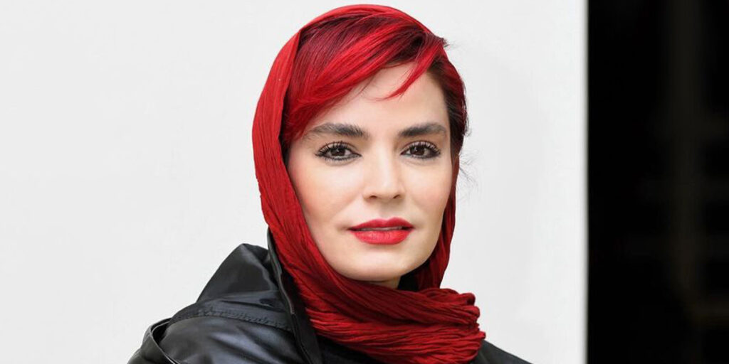 استایل جسورانه سپیده خداوردی با کت پلنگی و کیف کروکودیلی