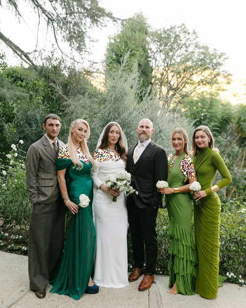 جی‌جی و بلا حدید در عروسی خواهرشان