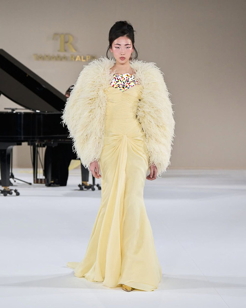 استایل با پر و پولک