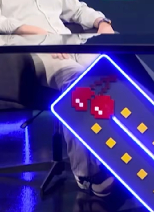 ساعت و کفش قیاسی