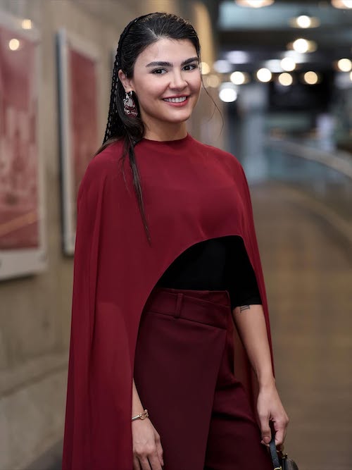 شباهت استایل رز ایزدی و مینا جرن