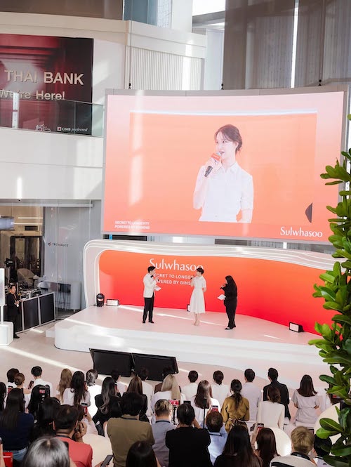 پیراهن سفید یونا