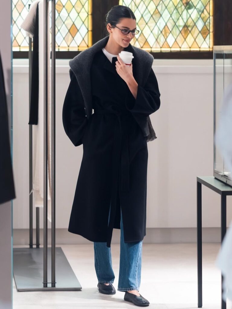 کفش فلت کندال در پاریس