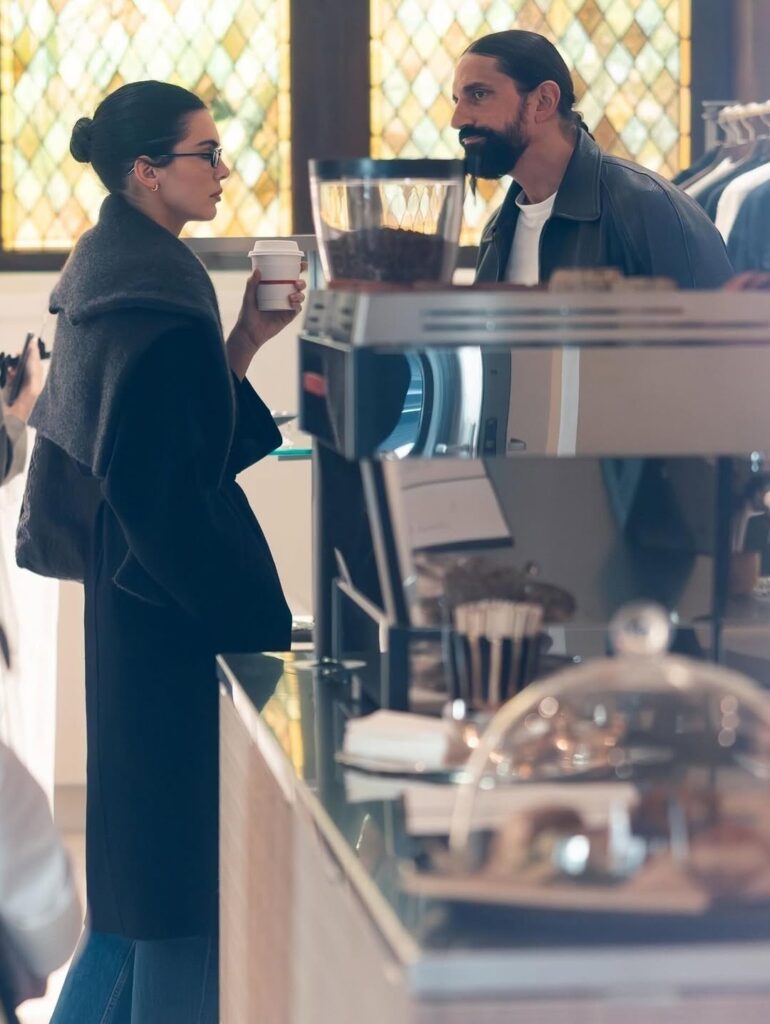 کفش فلت کندال در پاریس