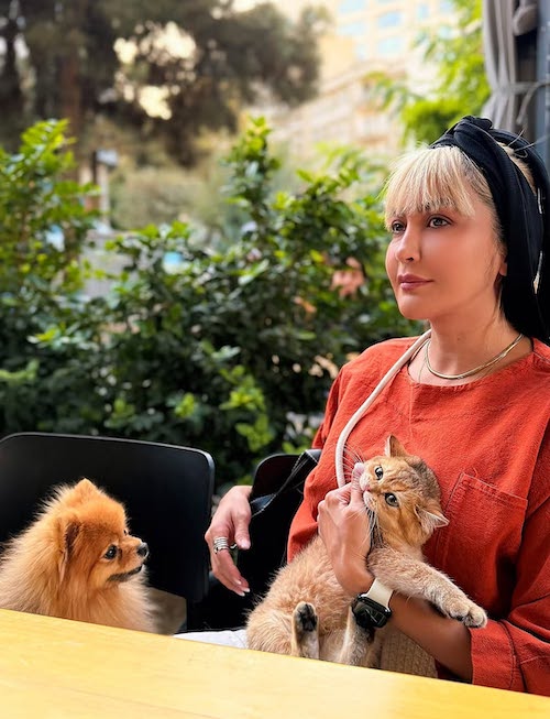 لباس نارنجی مریم معصومی