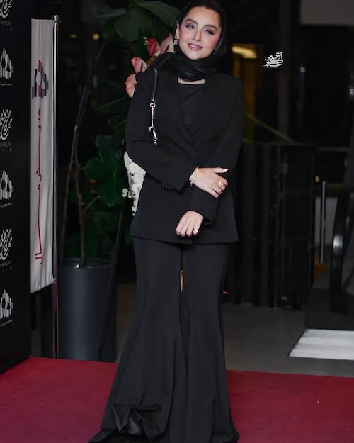 شلوار بل‌باتم در استایل نازنین بیاتی