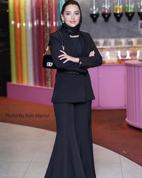 شلوار بل‌باتم در استایل نازنین بیاتی