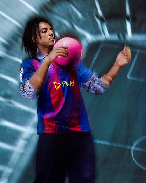 رونمایی از کیت جدید بارسلونا با آهنگ عزیزم