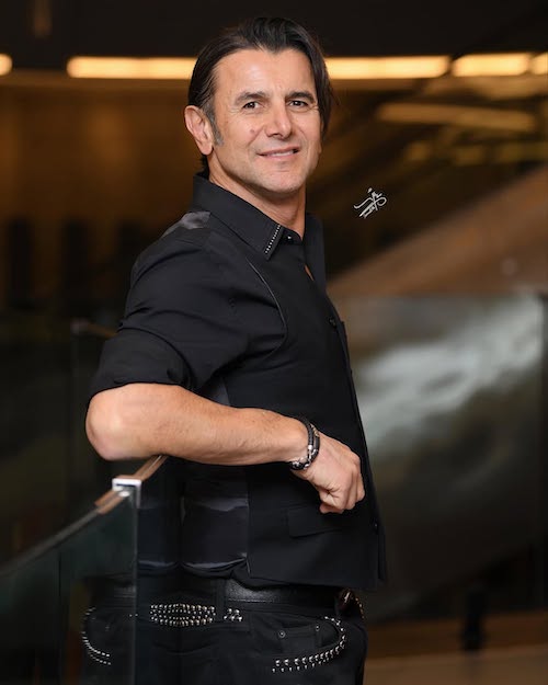 استایل مشکی امین حیایی