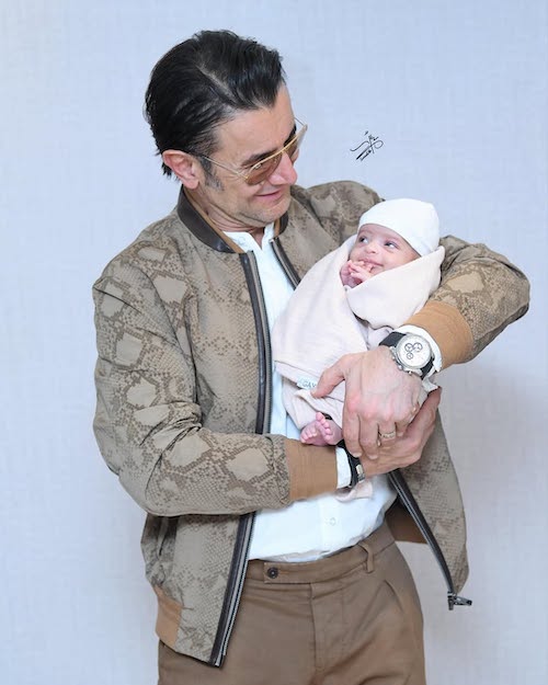 امین حیایی با کت پوست ماری