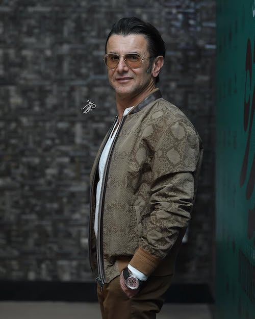 امین حیایی با کت پوست ماری