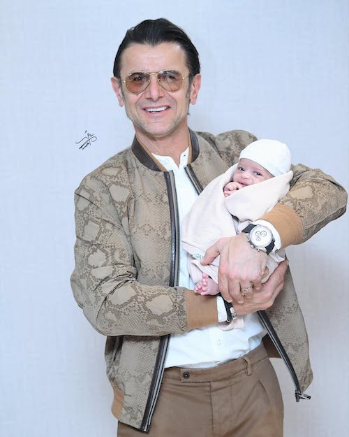 امین حیایی با کت پوست ماری