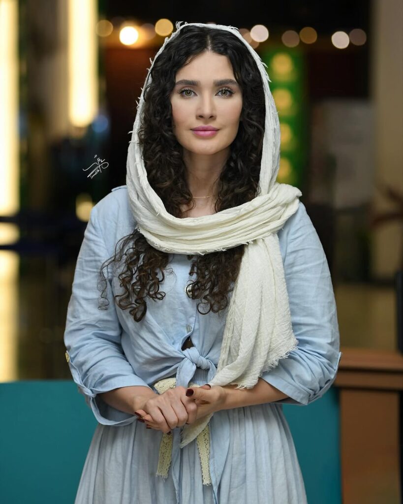 صندلهای کراکس ساناز سعیدی