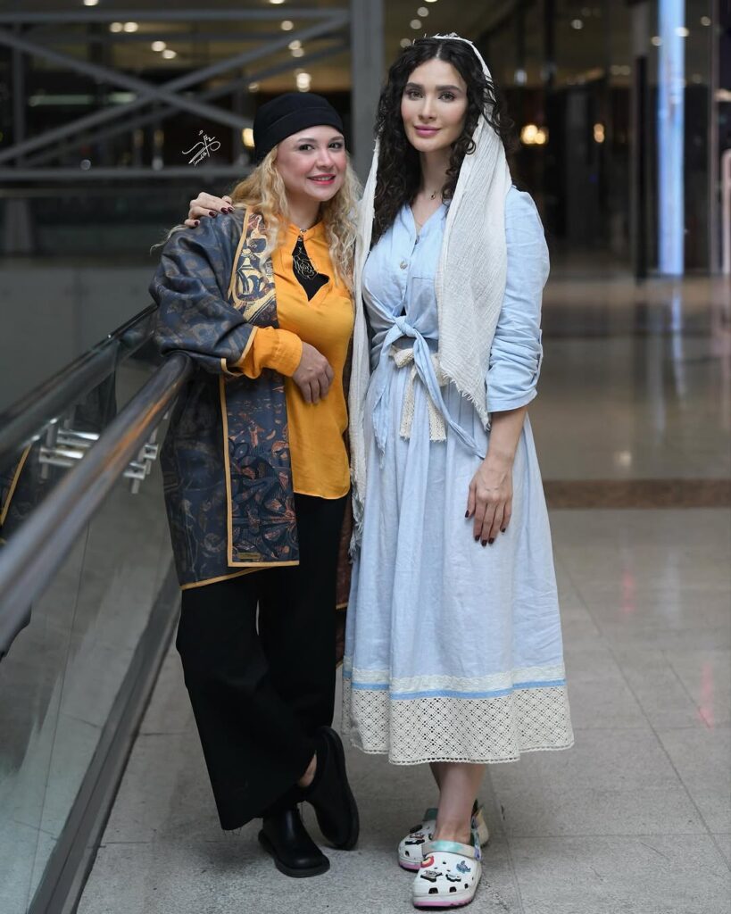 صندلهای کراکس ساناز سعیدی