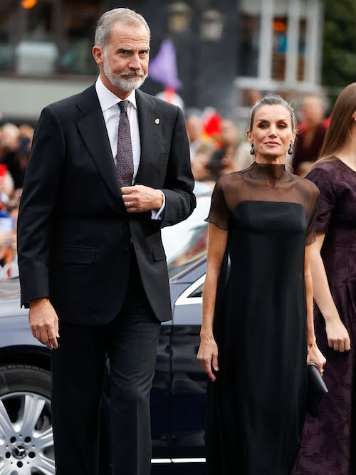 لتیزیا و دخترانش