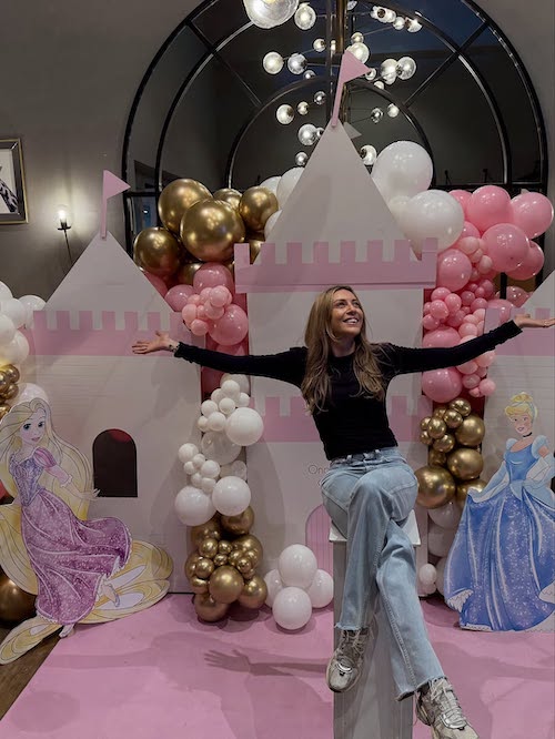 استایل ساده سینم کوبال در تولد دخترش