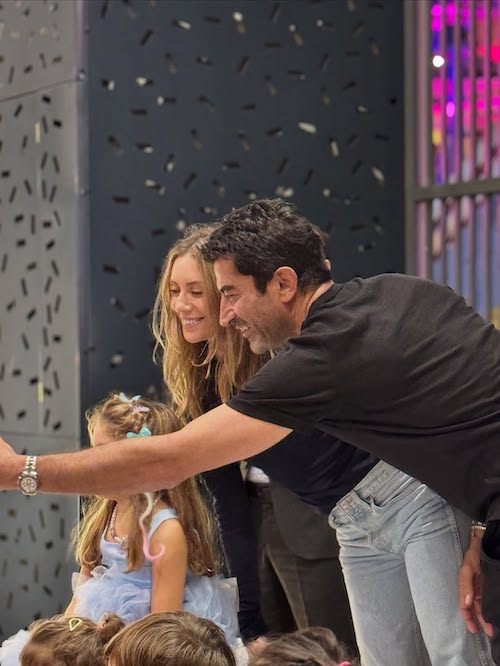 استایل ساده سینم کوبال در تولد دخترش