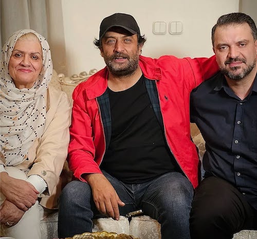 کت قرمز مصطفی زمانی