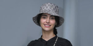 جنجال لاله مرزبان با استایل جدیدش ؛ترکیب شلوار توری و کت چهارخانه عجب خاص شده!