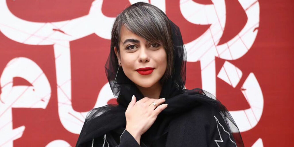 استایل خاص الهام اخوان در یک مراسم اکران؛ از مدل کت او الگو بگیرید