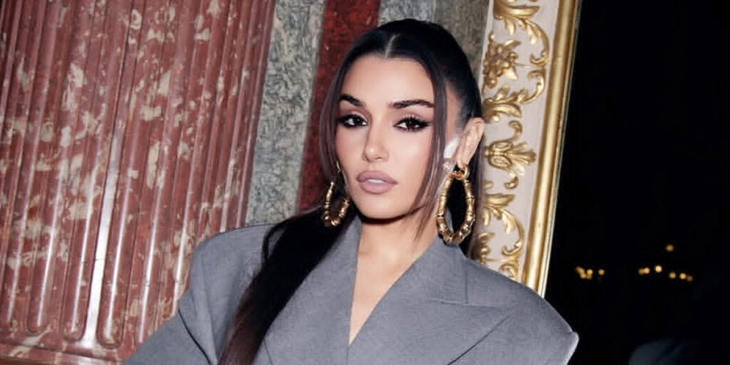 ژست‌های متفاوت هانده خانم روی جلد یک مجله مشهور خبرساز شد