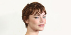 اما استون با رنگی جسورانه به فرش قرمز آمد و همه را تحت تأثیر قرار داد