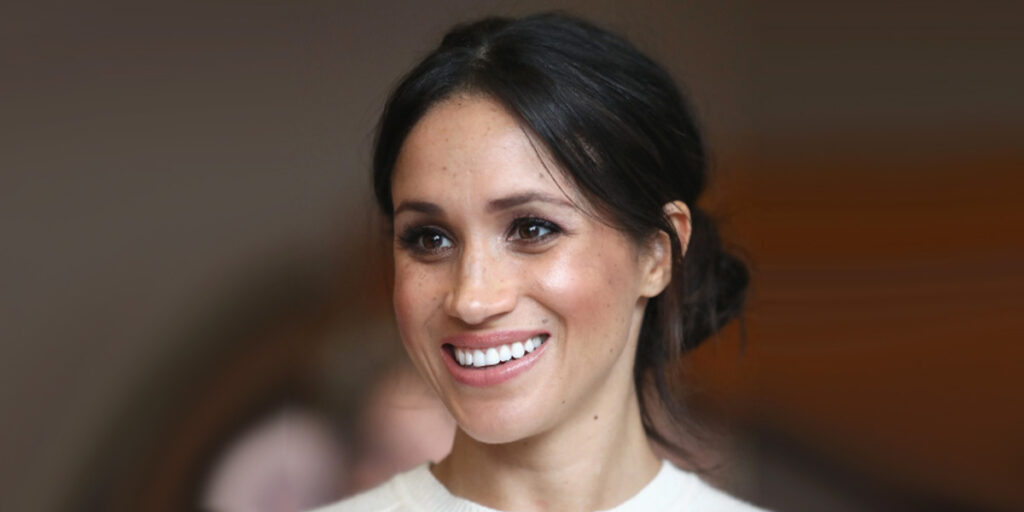 پرحاشیه‌ترین بانوی سلطنتی تاریخ هم به هفته مد آمد و سوژه عکاسان شد