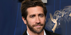 جیک جیلنهال و عینک‌هایی که مخصوص برف بازی طراحی شده‌اند