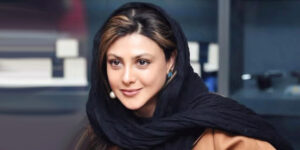 آزاده صمدی با استایل بارداری روی فرش قرمز آمد! پیراهن گشاد او خبرساز شد