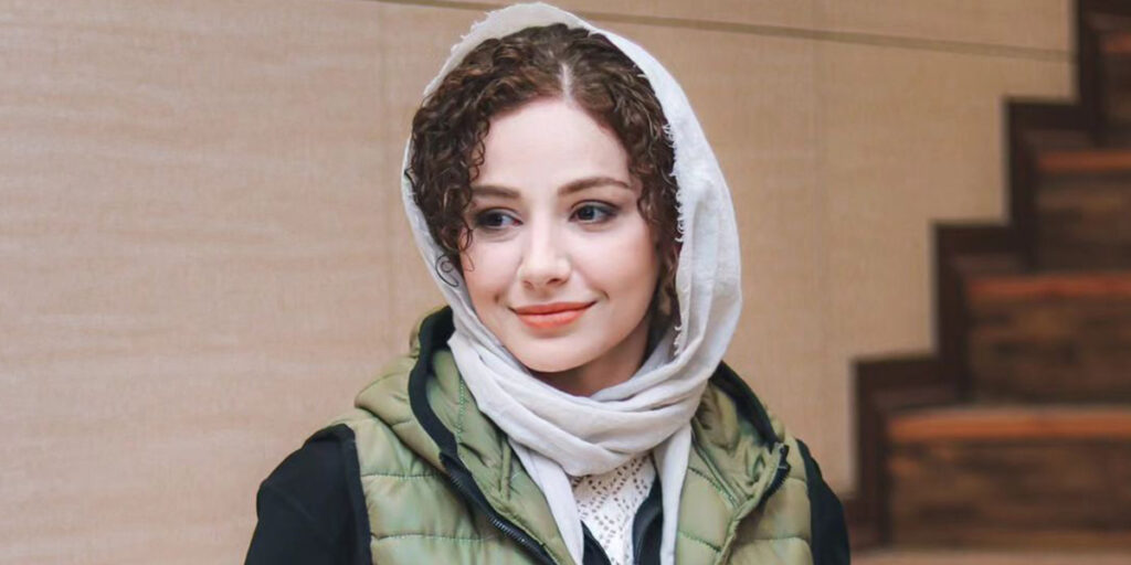 بامبرجکت صورتی مهتاب ثروتی