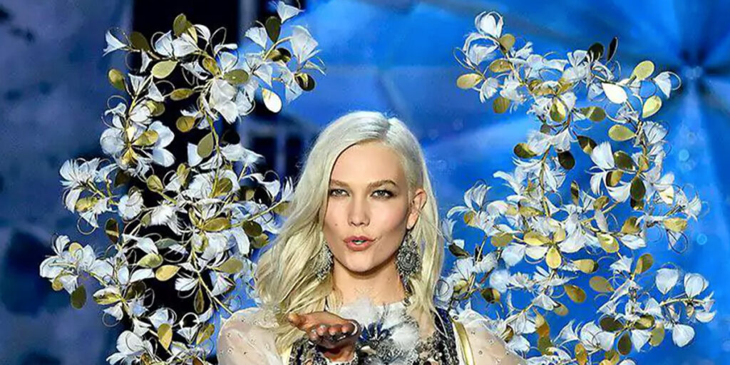 فرشته سابق ویکتوریا سیکرت، تنها یک ماه پس از زایمان با اندام متناسبش خبرساز شد!