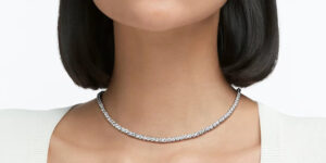 چگونه گردنبند متناسب با یقه لباسمان را انتخاب کنیم؟!