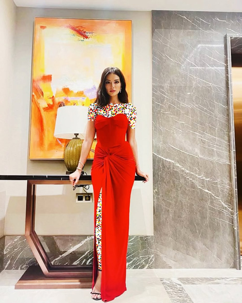 پیراهن‌های مجلسی و قرمز بازیگران ترک