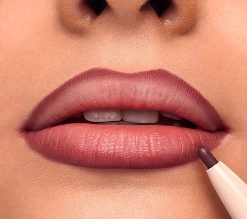 ترفند کشیدن خط لب